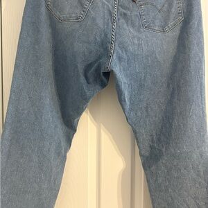 Levi's Women's Light Blue Straight Leg Jeans